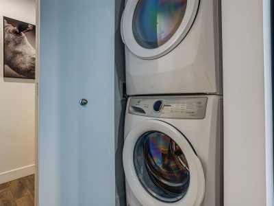 Business-Ready Serviced 2 Bedroom Apartment in Montreal