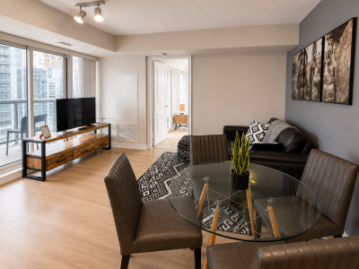 Modern 1BR in Downtown | Gym, WiFi & Workspace