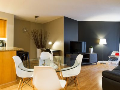 Luxury 1BR Gym Near Eaton Centre & CN Tower