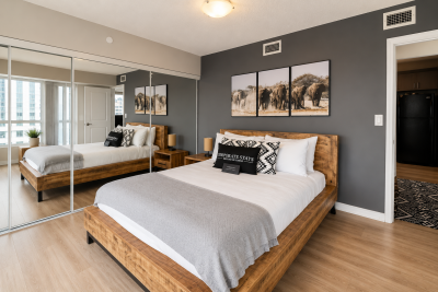 Modern 1BR in Downtown | Gym, WiFi & Workspace