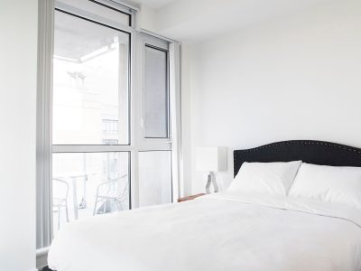 Luxury 2BR Balcony Gym Near CN Tower Downtown