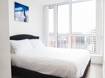Luxury 2BR Balcony Gym Near CN Tower Downtown