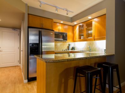 Luxury 1BR Gym Near Eaton Centre & CN Tower