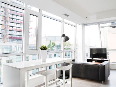 Luxury 2BR Balcony Gym Near CN Tower Downtown
