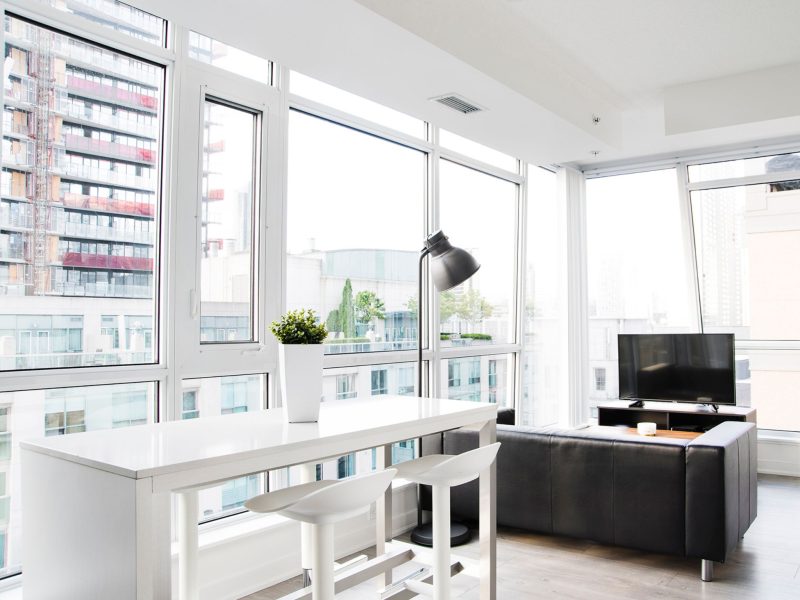 Luxury 2BR Balcony Gym Near CN Tower Downtown