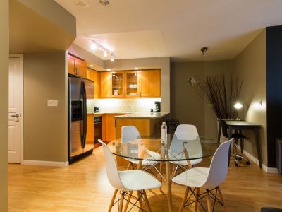 Luxury 1BR Gym Near Eaton Centre & CN Tower