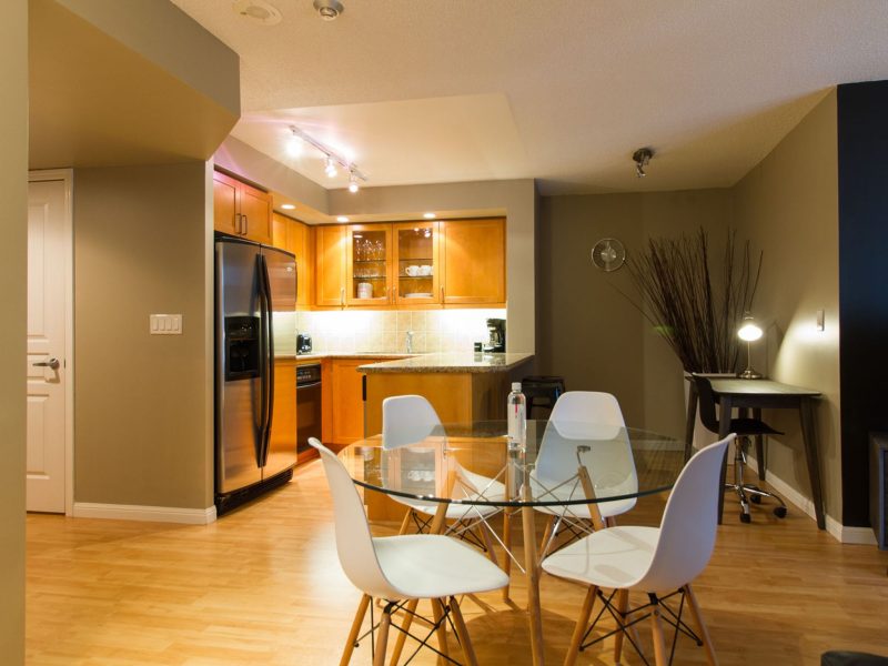 Luxury 1BR Gym Near Eaton Centre & CN Tower