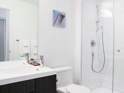 Luxury 2BR Balcony Gym Near CN Tower Downtown