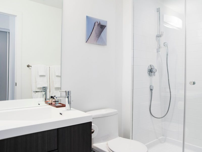 Luxury 2BR Balcony Gym Near CN Tower Downtown