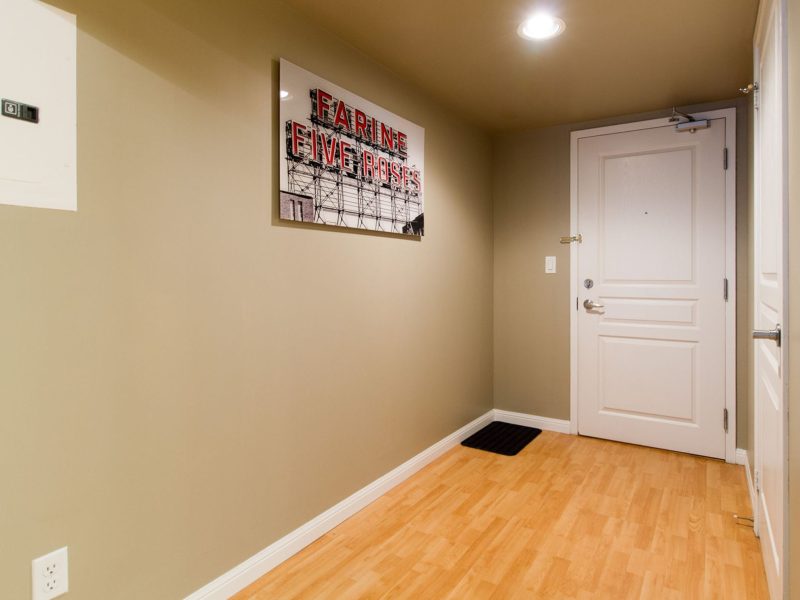 Luxury 1BR Gym Near Eaton Centre & CN Tower