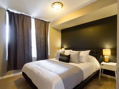 Luxury 1BR Gym Near Eaton Centre & CN Tower