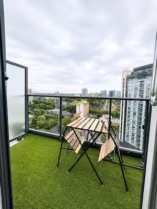 Modern Downtown Studio with Patio