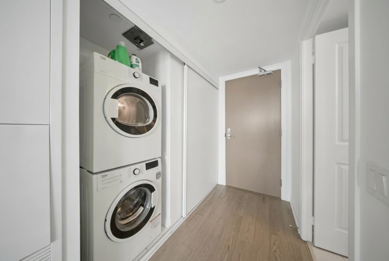 Modern Downtown Studio with Patio