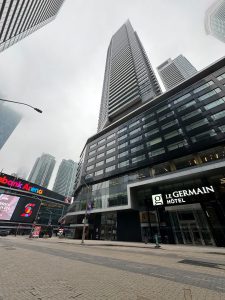 High-Floor Condo by Scotiabank Arena & CN Tower – Monthly Stays