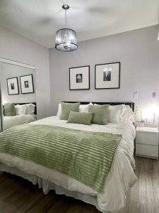 High-Floor Condo by Scotiabank Arena & CN Tower – Monthly Stays