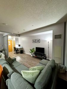 High-Floor Condo by Scotiabank Arena & CN Tower – Monthly Stays