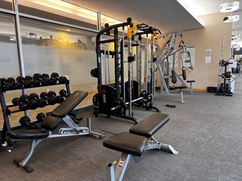 High-Floor Condo by Scotiabank Arena & CN Tower – Monthly Stays